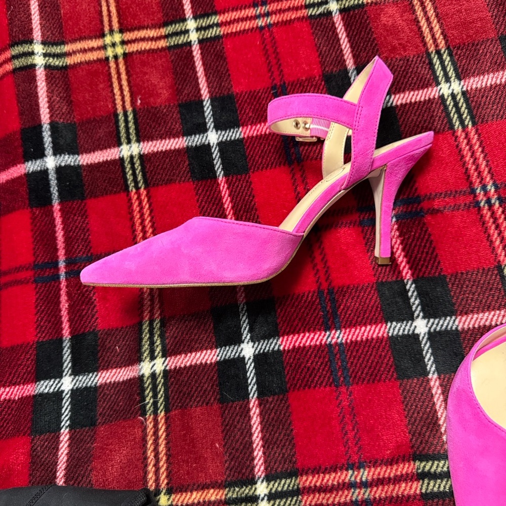 Jessica Simpson Fuchsia Heels - Picture 3 of 4